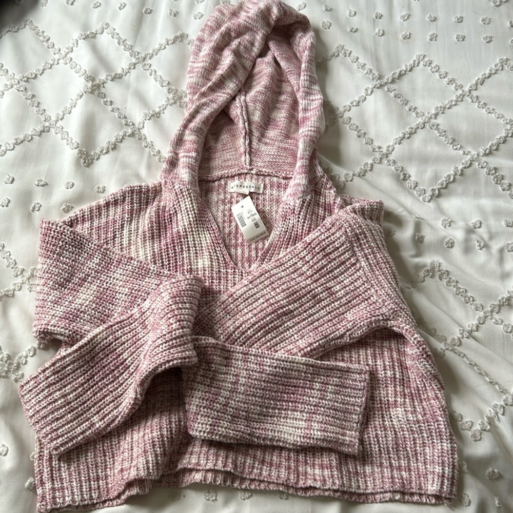 Aeropostale cropped v-neck sweater in pink and in a size XS